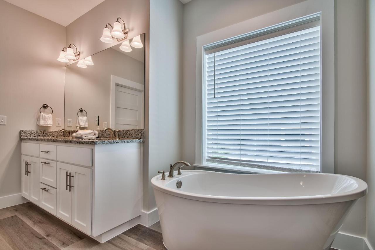 Hook, Wine Sinker - Private Pool! Brand New!